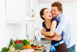 Hâm nóng lại tình yêu, tình cảm vợ chồng vào ngày 8/3 