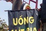 Uống bia, mua điện thoại được khuyến mại xăng