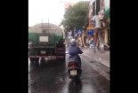 Hà Nội: Người dân khiếp sợ mỗi khi thấy xe rửa đường đi qua