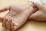 Điểm huyệt chữa bệnh: Hành động nguy hiểm có thể dẫn đến chết người