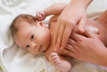 Dùng phấn rôm cho trẻ có thể gây nghẽn thở và ung thư