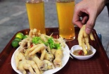Món 'khoái khẩu' chân gà ngâm xả, ớt- chuyên gia cảnh báo ai không nên ăn