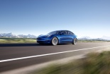 Tesla triệu hồi 285.000 xe vì lỗi tự lái có khả năng gây tai nạn cho người dùng 