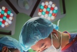 Khách hàng hôn mê khi làm dịch vụ phẫu thuật chỉnh mũi 