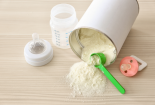 Bác sĩ chỉ cách để tránh mua nhầm sữa giả, sữa kém chất lượng