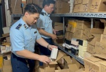 Phát hiện kho nước hoa nghi giả ‘hàng hiệu’ giữa lòng phố cổ: Cảnh báo nguy cơ tiềm ẩn
