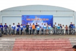 Hàng ngàn phần quà từ CLB Vì Cộng Đồng giúp các em nhỏ xã vùng biên Tuy Đức ấm áp mùa Trung thu