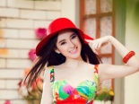 Ngắm Phương Trinh khoe eo thon với áo lửng