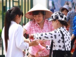 Ngày thi đầu tiên nắng nóng 36-38 độ, thí sinh khó nhọc