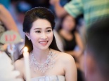 Ngất ngây với vẻ đẹp thánh thiện của Hoa Hậu Đặng Thu Thảo