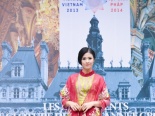 Ngắm Ngọc Hân đẹp lạ trong trang phục áo dài thổ cẩm