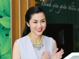 Tăng Thanh Hà xuất hiện nổi bật sang trọng sau ngày sinh con