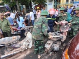 Sập nhà ở Trần Hưng Đạo: Quân dân cùng chung tay cứu nạn