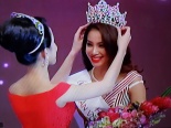 Ngắm vẻ đẹp quyến rũ của tân Hoa hậu Hoàn vũ Việt Nam 2015
