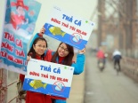Quang cảnh tấp nập trong ngày thả cá chép tiễn Ông Táo về trời 