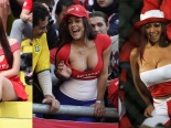 Những kiều nữ đốt cháy sân cỏ Euro 2016 với bikini bốc lửa