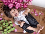 Ngỡ ngàng với vẻ xinh như thiên thần của con gái danh hài Thúy Nga