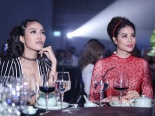 Hương-Khuê chìm đắm trong giọng hát của 'chị đại' Hà Hồ đến thất thần