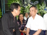 Những hình ảnh cảm động nhất trong đám tang ca sĩ Minh Thuận