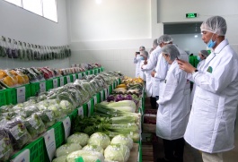 Mở cửa thị trường bằng 'hộ chiếu số'