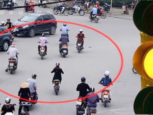 Bộ Công an: Vượt đèn vàng như thế nào sẽ bị xử phạt?