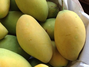 Cách chọn xoài ngon, ngọt chuẩn nhất bằng mắt thường