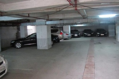 Gửi xe ô tô tầng hầm, "cuộc chiến" không hồi kết