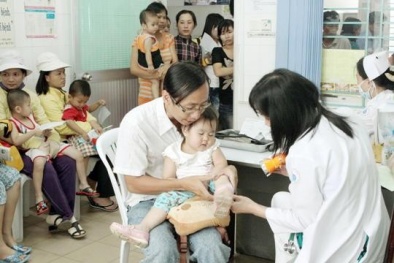 Nước bẩn, vệ sinh kém bé gái dễ nhiễm bệnh vùng kín