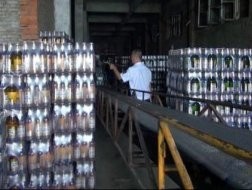 Phát hiện bia giả pha từ axit và chất ướp xác