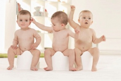 Tập ngồi bô quá sớm có hại cho trẻ