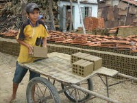 Ép trẻ em làm việc nặng, nguy hiểm sẽ bị xử lý hình sự