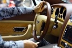 Xem những người giàu nhất Việt Nam "đốt tiền"