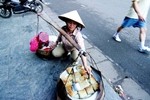 Đề xuất người nghèo được kinh doanh ở vỉa hè