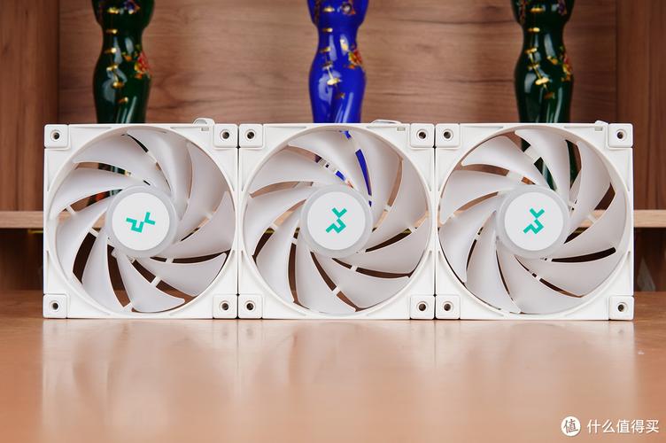 Bằng Kiều, Khánh Ly được biểu diễn ở Việt Nam