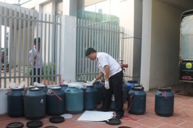 Nội tạng lợn, gà bốc mùi bị bắt trước khi lên bàn ăn