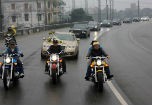 Đón dâu cũng phải ... "độc"