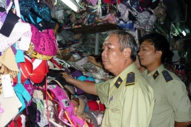 Đà Nẵng: Tràn lan áo ngực không rõ nguồn gốc