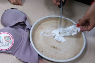Áo ngực Trung Quốc chứa dung dịch lạ có mặt ở Hà Nội