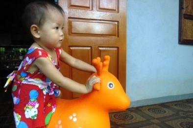 Độ tuổi nào thích hợp cho trẻ chơi trò thú nhún?