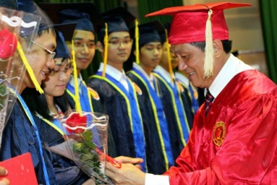 "Tiếp nhận cán bộ không đạt chuẩn còn dựa vào tình cảm"