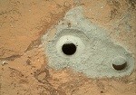 Tàu của NASA tìm thấy đá xám trên bề mặt sao Hỏa