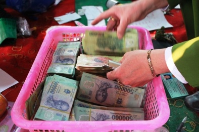 Cảnh sát bắt quả tang sới bạc thu hơn 1 tỷ đồng