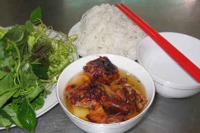 Phát hoảng bún chả tẩm hóa chất