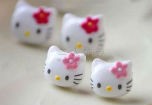 Khuyên tai giá rẻ Trung Quốc "ngập" chợ