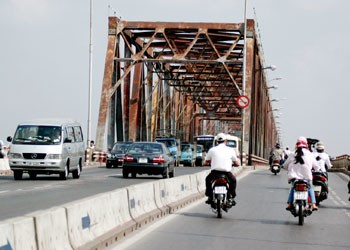 Cấm ô tô qua cầu Chương Dương 5 ngày