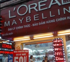 Mỹ phẩm L’Oreal, Clinique chứa chất độc bán tràn lan