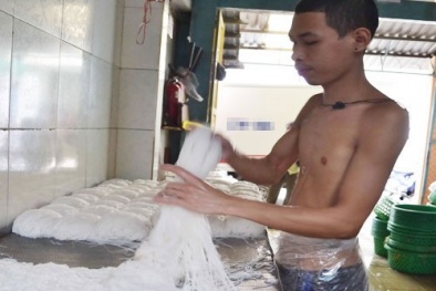 Cảnh giác với  bún!