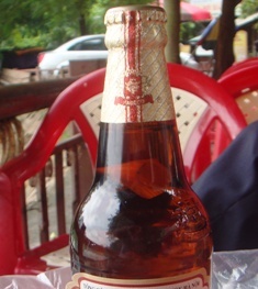 Bia Hà Nội chứa 'vật thể lạ'