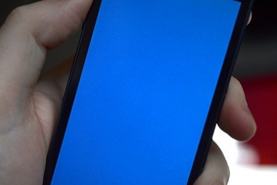 iPhone 5S dính lỗi 'màn hình xanh chết chóc'
