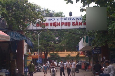 Bệnh viện phụ sản Hà Nội bị tố ép mẹ con sản phụ ra viện sớm